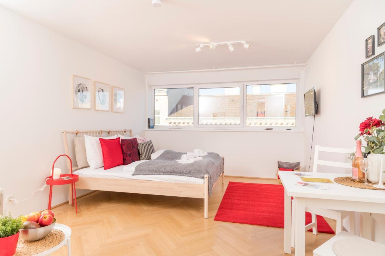 Red Monkey Vienna Apartment Exterior foto